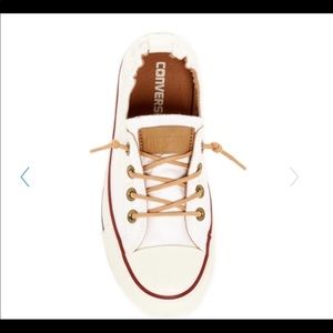 Converse Chuck Taylor Leather Sneaker 6.5